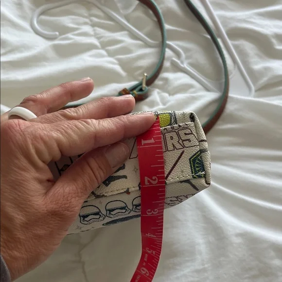 Dooney & Bourke Disney Star Wars Cream Graphic Crossbody Bag - Picture 10 of 16